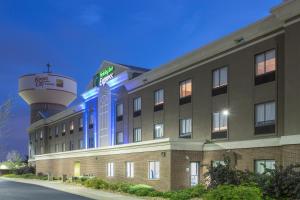 堪萨斯城Holiday Inn Express Kansas City - at the Legends!, an IHG Hotel的相册照片