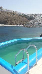 阿斯提帕莱亚镇克莱德拉公寓酒店的海景游泳池
