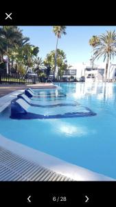 Holiday Park & Resort Sun Club内部或周边的泳池