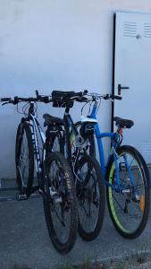 在Casa Acougo , Sarria内部或周边骑自行车