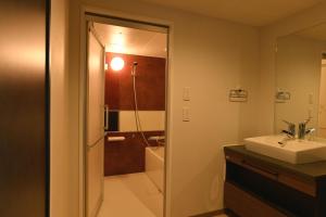 Hotel Imari Aioibashi Bettei的一间浴室