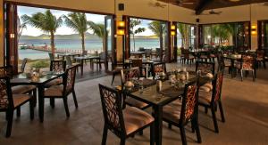 Two Seasons Coron Island Resort餐厅或其他用餐的地方