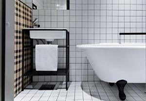 赫尔辛基丽笙海滨酒店的一间浴室