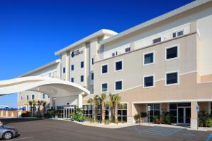 格尔夫海岸Hotel Indigo Orange Beach - Gulf Shores, an IHG Hotel的酒店外观的 ⁇ 染