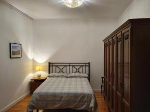 Casa burguesa de 1900客房内的一张或多张床位