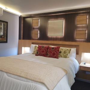 Hotel Mont Suite-Mte. Aguila客房内的一张或多张床位