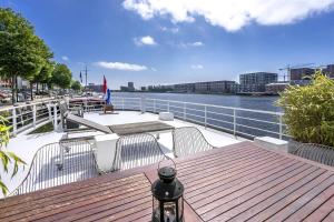 阿姆斯特丹Stunning boat with a view的相册照片