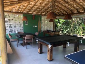 Itacimirim - Quinta das Lagoas Residence内的一张台球桌