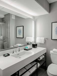 路易斯维尔凯悦丽景湾酒店 的一间浴室