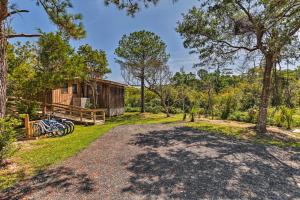 FriscoOuter Banks Island Cottage - 1 Mi to Frisco Beach!的相册照片