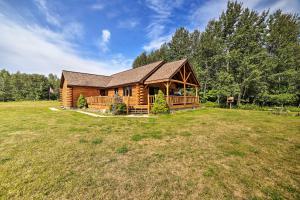 GladstoneRapid River Log Cabin with Loft on 160 Scenic Acres!的相册照片