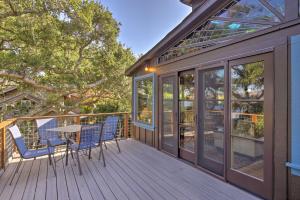 因弗内斯Hillside Home with Deck and Views of Tomales Bay!的相册照片