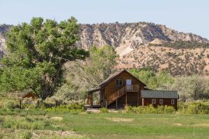 HenrievilleCozy Henrieville Cabin 18 Mi to Bryce Canyon NP!的相册照片