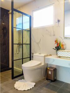Peranakan House - SHA Plus的一间浴室