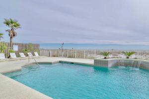 格尔夫海岸Beachfront Gulf Shores Condo with Patio, Pool Access的相册照片