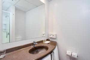 罗托鲁阿宜必思酒店的一间浴室