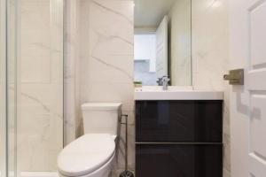 蒙特利尔Wonderful Studio in Little Italy with full bath by Den Stays的相册照片