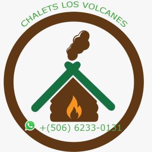 阿拉胡埃拉Hotel Chalets Los Volcanes的火山圆周的火的象征,字迹在火山上