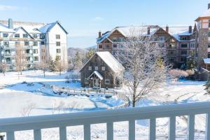 冬天的Long Trail House Condominiums at Stratton Mountain Resort