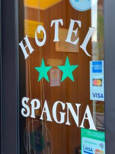 阿罗纳斯帕格纳酒店的读咖啡西班牙语的窗口中的标志