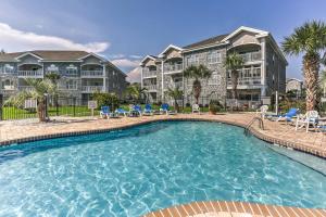 默特尔比奇Myrtle Beach Condo with Community Pool Views!的相册照片