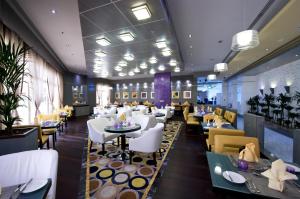 TIME Grand Plaza Hotel, Dubai Airport餐厅或其他用餐的地方