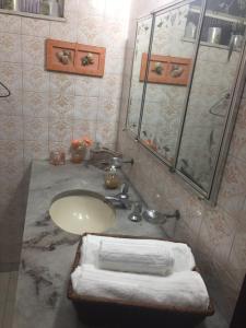 Casa aconchegante em Vila Valqueire的一间浴室
