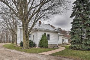 西普谢瓦纳Charming Dairy Farm Home in Indiana Amish Country的相册照片