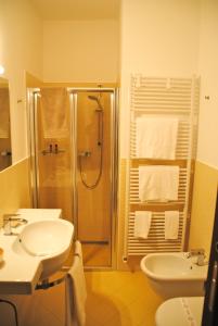 卡萨博法酒店的一间浴室
