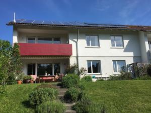 Ferienwohnung Kliniknähe mit Blick ins Grüne外面的花园