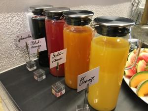 卡普尔Kappl Apart的四罐鲜榨橙汁