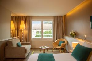 Hôtel Le B d'Arcachon by Inwood Hotels的休息区