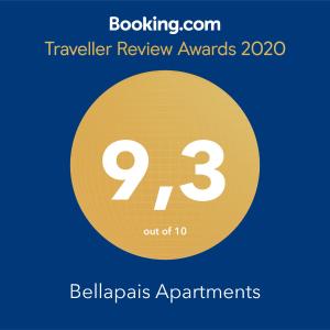 凯里尼亚Bellapais Apartments的黄色圆圈,有9个数字,文字旅行评论奖