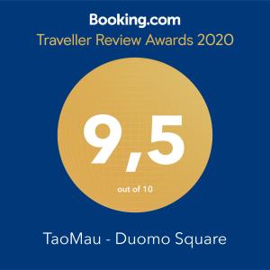 陶尔米纳TaoMau - Duomo Square的黄色圆圈,有9个数字,文字旅行评论奖