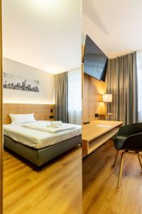 柏林柏林MK酒店的一张床位和一张书桌,卧室的两张图片