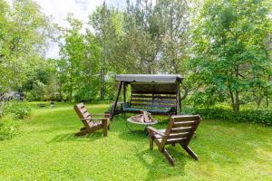 NuuksioPoppelstrand Nuuksio, Pet friendly guest apartment的相册照片