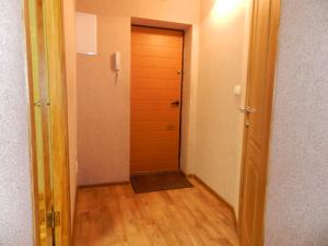 1-room Apartment on Poshtova Street 169, by GrandHome的电视和/或娱乐中心