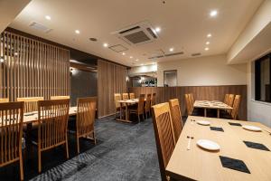 PROSTYLE RYOKAN TOKYO ASAKUSA餐厅或其他用餐的地方