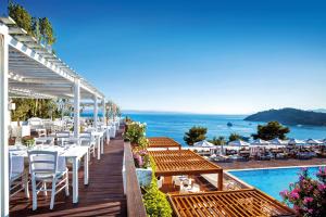 考考纳里斯斯基亚索斯岛宫殿酒店的海景餐厅