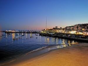 卡斯卡伊斯3 Bedroom Town House - Historic Centre of Cascais. 100 mts from the beach and centre of Cascais的相册照片