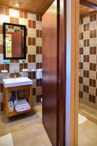 艾尔雷曼苏旅馆的一间浴室