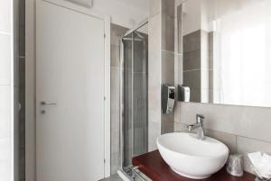 Interno 1 Ciampino Roma Luxury Apartment的一间浴室