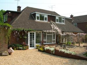 坎伯利Abacus Bed and Breakfast, Blackwater, Camberley, Surrey的相册照片