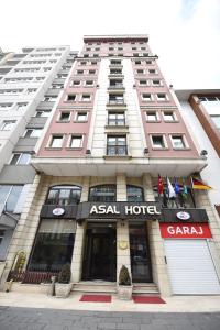 安卡拉阿萨尔酒店的城市街道上展示了亚洲酒店