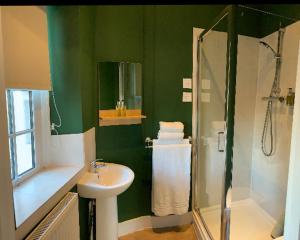 贝尔老索德伯里酒店的一间浴室