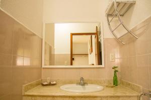 Hotel Posada Santa Bertha的一间浴室