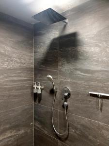 Apartment Monolith Black Forest的一间浴室