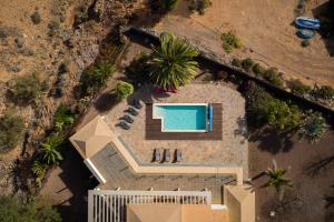 HomeForGuest Oasis Villa with swimming pool in 4000m2 garden鸟瞰图