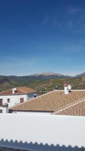 卡萨韦梅哈El Rengue的享有背景群山建筑屋顶的景色