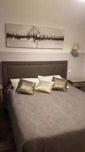 卡努齿条旅馆的床上有2个枕头